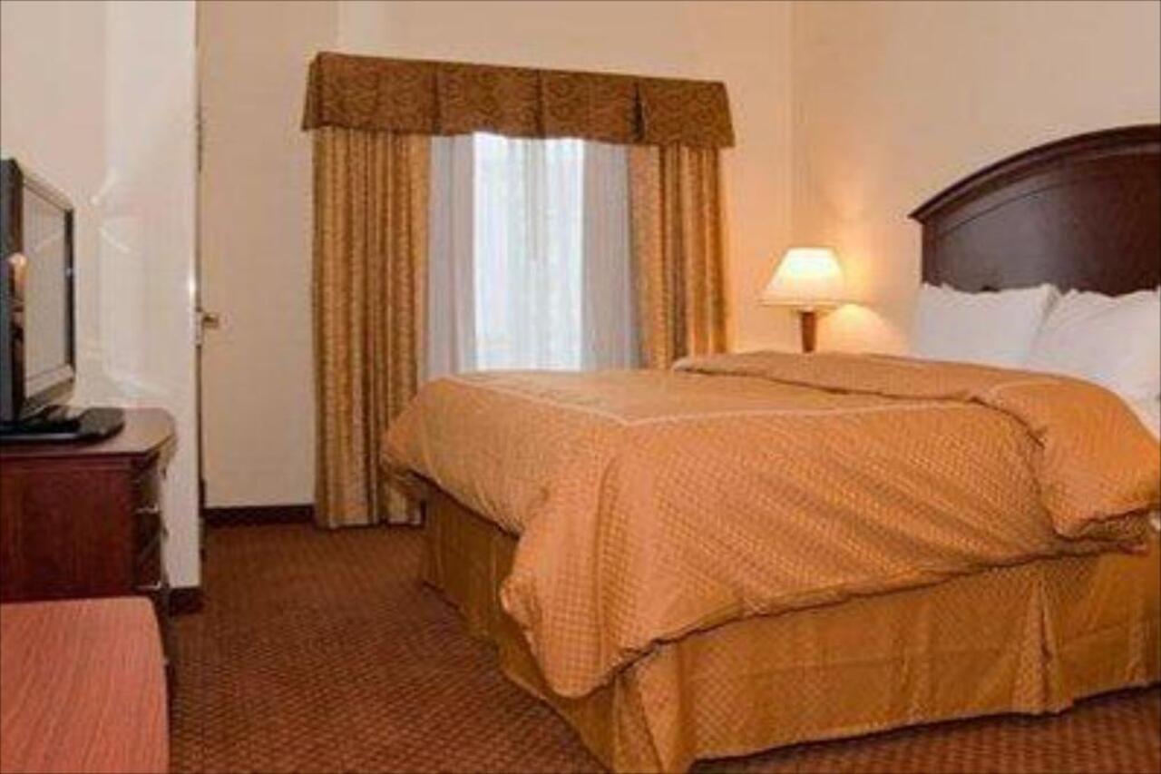 Comfort Suites Southport Luaran gambar