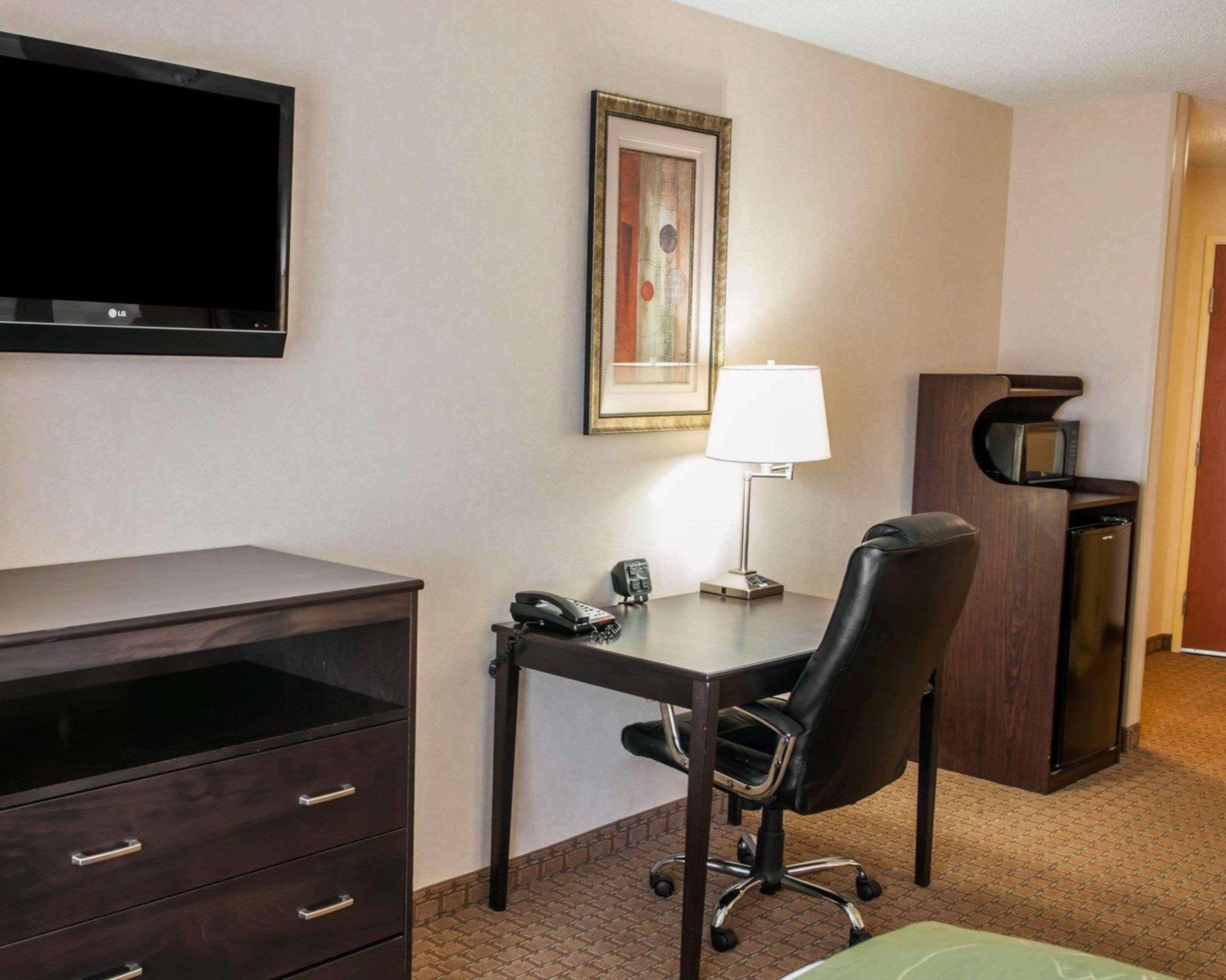 Comfort Suites Southport Luaran gambar