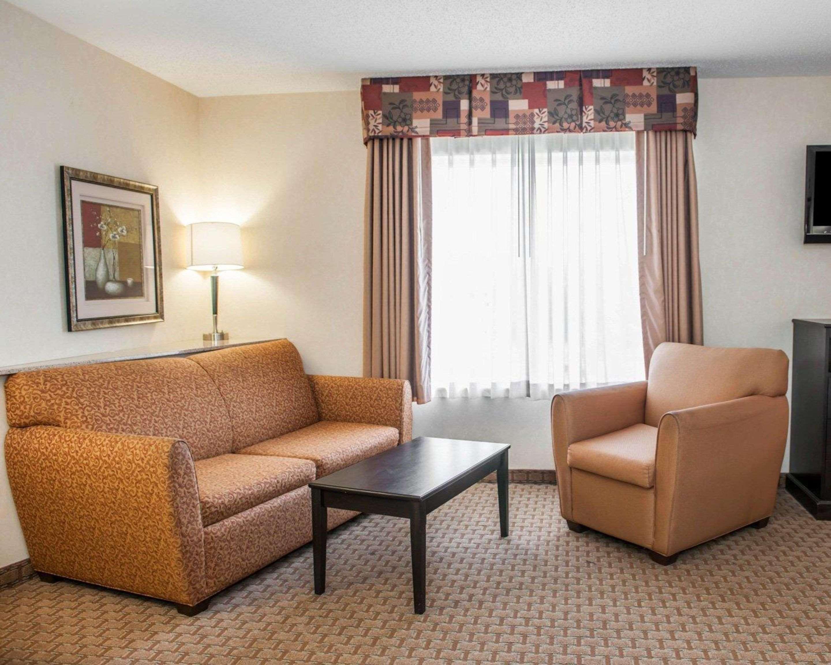 Comfort Suites Southport Luaran gambar